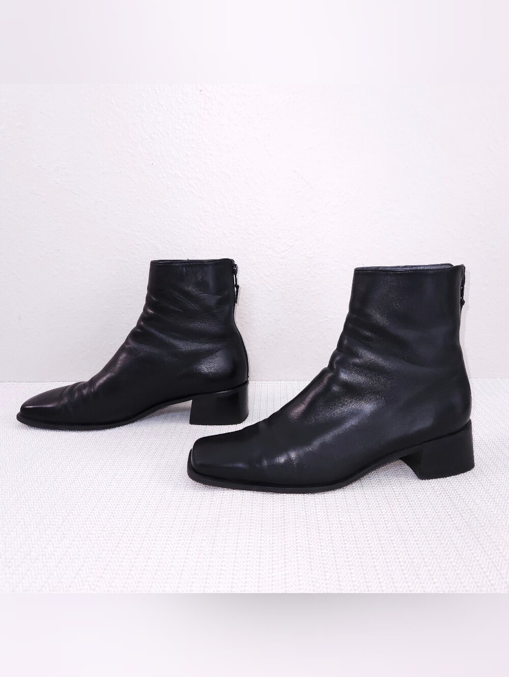 STUART WEITZMAN Ankle Boots US 10 Black Leather Square-Toe Back Zip Heeled